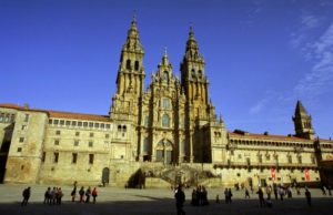 Plaza del Obradoiro y fachada barroca de la catedral (fotografía cedida por Turismo de Santiago)