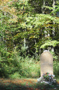 Estela de la Virgen tombstone in Alto de Mezkiriz