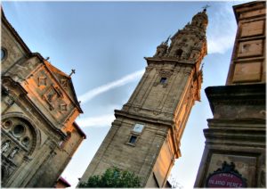 Torre exenta de la iglesia de Santo Domingo de la Calzada