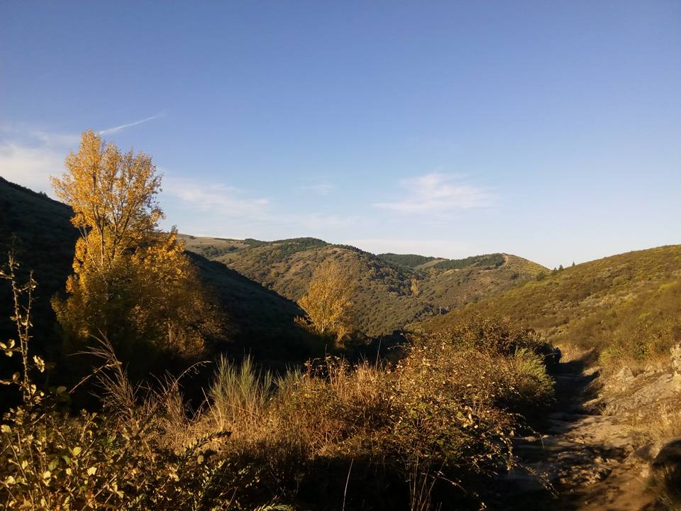 Vistas desde el alto de las montañas de León antes de la bajada a Molinaseca