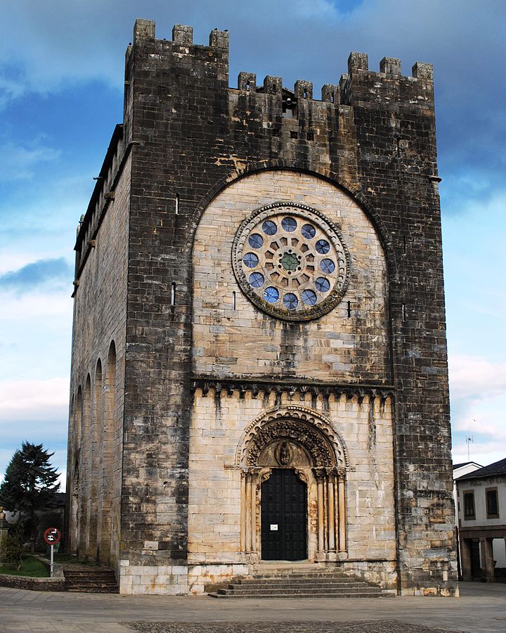 Entrance to the Church of San Nicolás in Portomarín