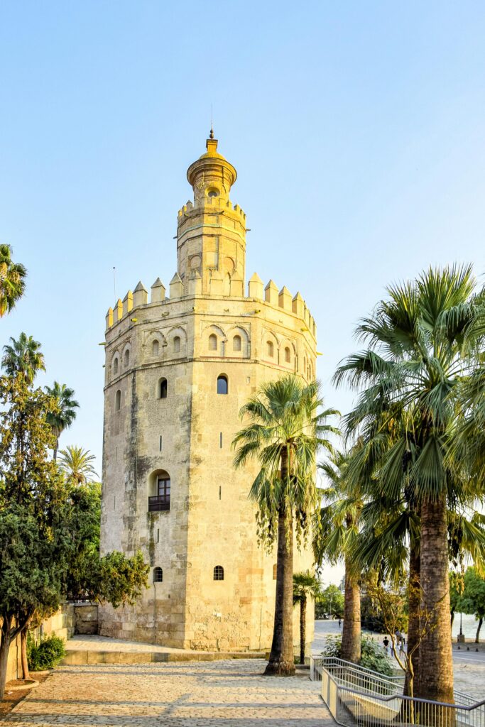 Hacer El Camino De Santiago En Bici En 14 Días. Torre Del Oro De Sevilla